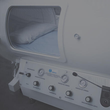Hyperbaric oxygen therapy boosts oxygen delivery, easing vascular inflammation and migraine intensity.